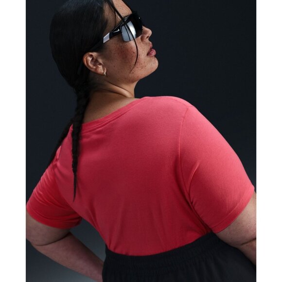 Nike Plus Size Active Sportswear  Short-Sleeve Logo T-Shirt SIie 1X  Aster Pink - Picture 2 of 2
